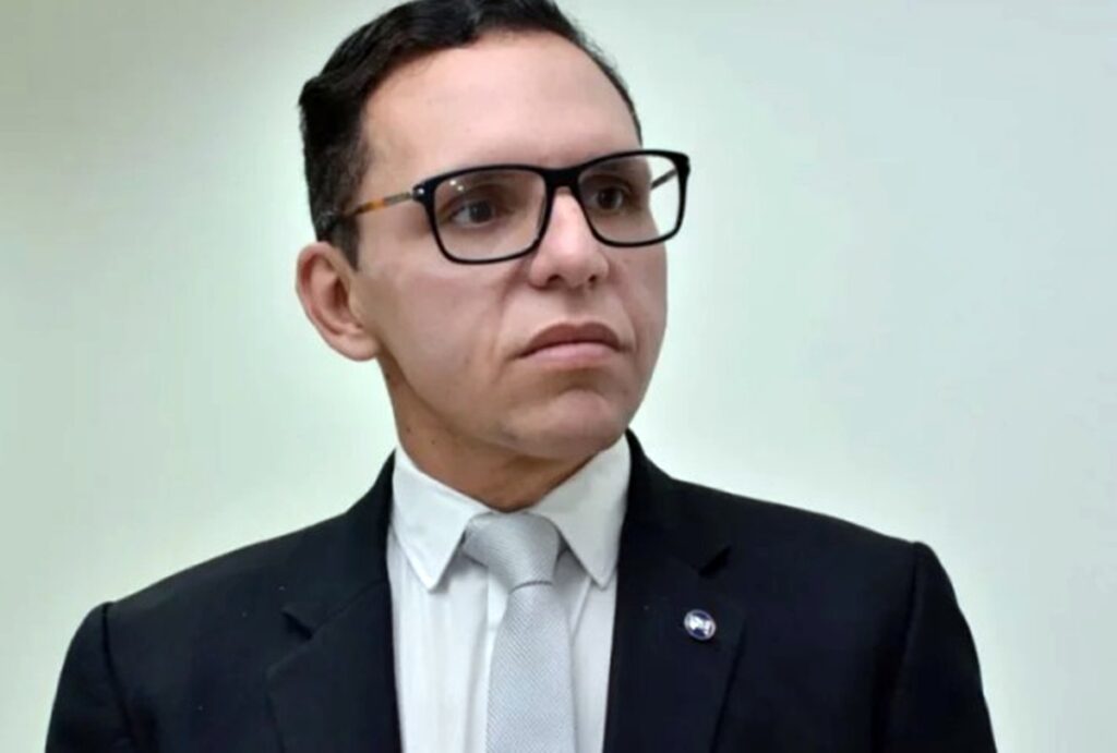 cnj-mantem-pena-de-juiz-que-omitiu-relacao-com-advogado-de-faccao