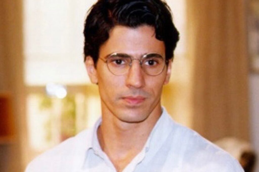 gala-dos-anos-90,-leonardo-bricio-chama-atencao-com-fisico-aos-62-anos