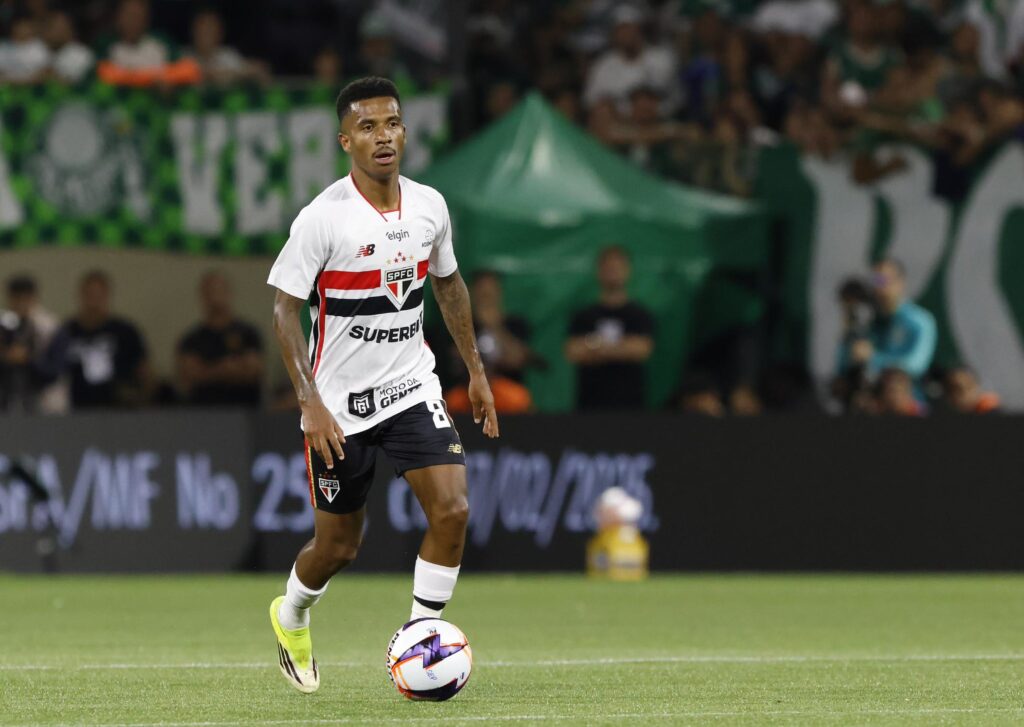 sao-paulo-anuncia-renovacao-de-contrato-do-volante-marcos-antonio