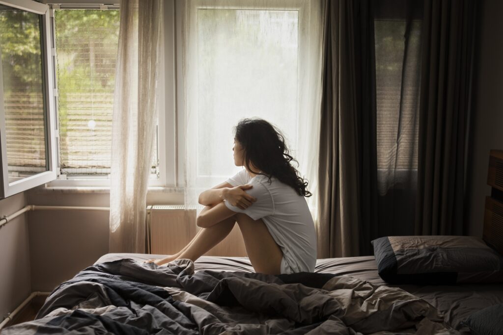 solidao-e-fator-de-risco-tao-grave-quanto-fumar,-explicam-psiquiatras