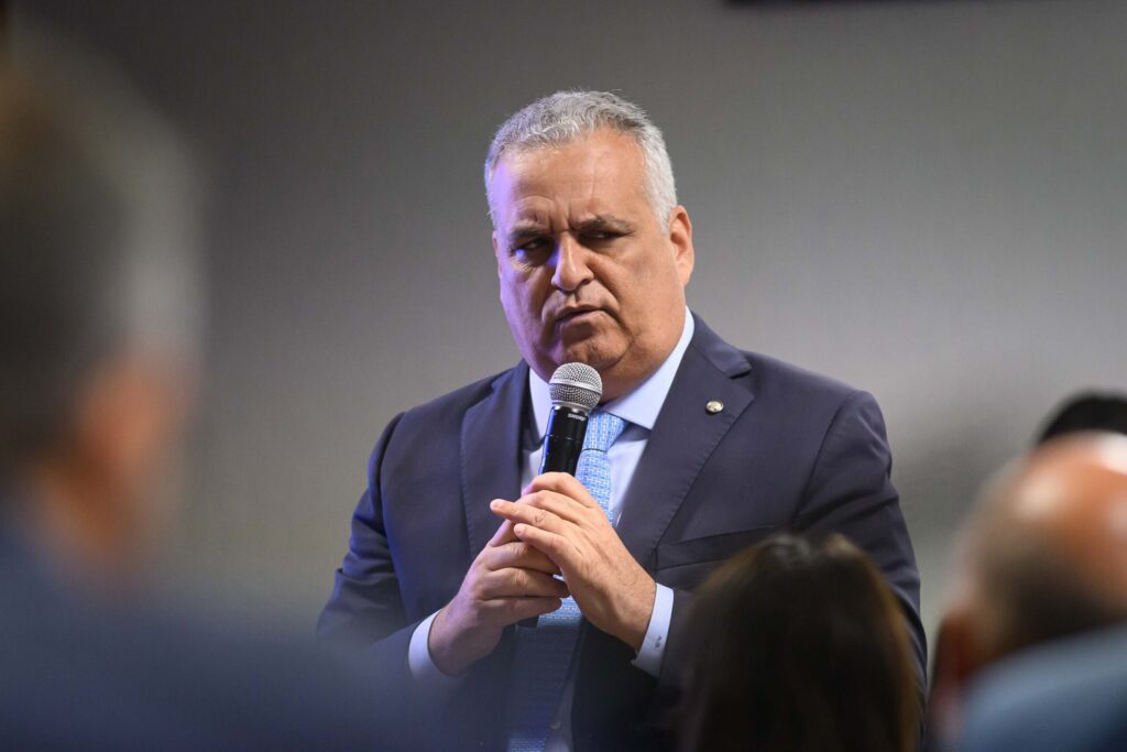 cupula-da-cpmi-do-inss-reage-a-decisao-de-dino-sobre-sigilo-de-lulinha