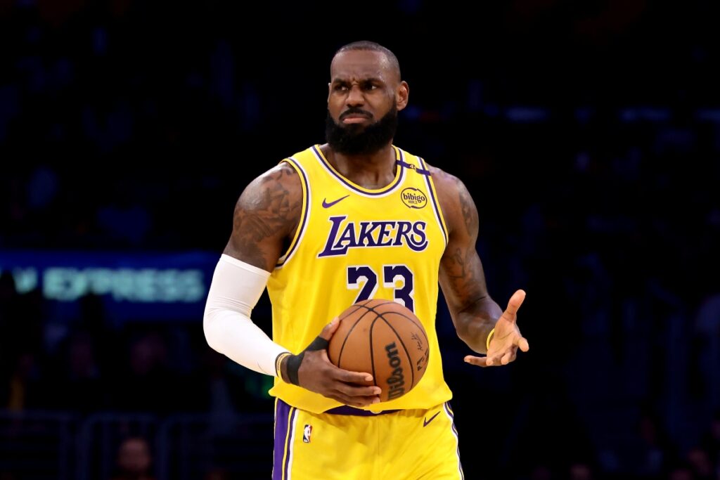 lebron-james-bate-recorde-historico-de-kareem-abdul-jabbar-na-nba.-veja-video