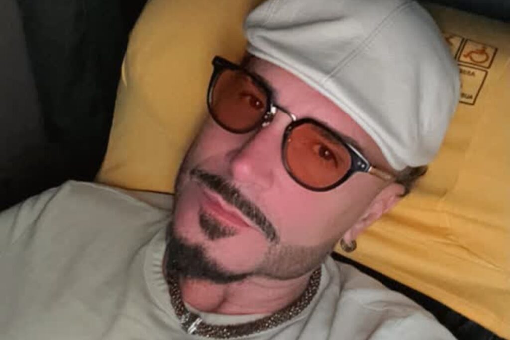 foto:-latino-mostra-veiculo-de-sua-equipe-apos-acidente-em-sao-paulo