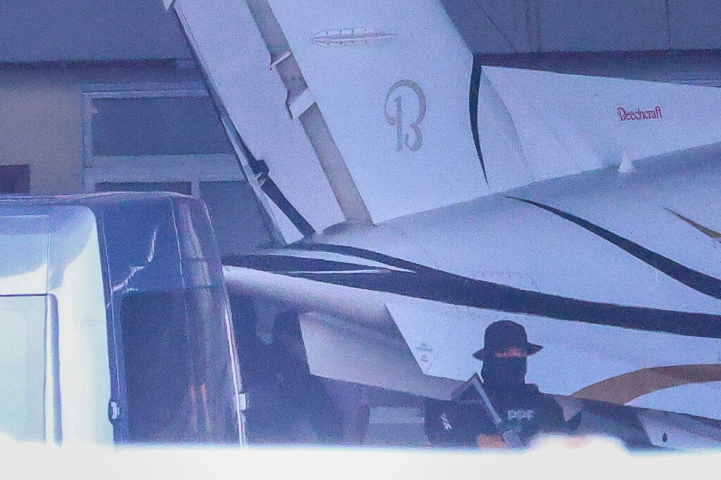 vorcaro-chega-a-brasilia-para-ser-transferido-a-penitenciaria-federal