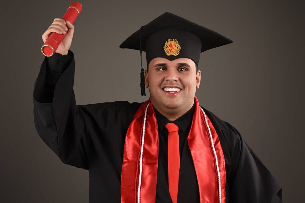 pcd-paulista-formado-em-direito-cobra-transporte-para-tratamento-na-pb