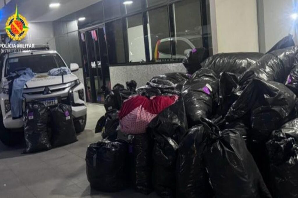 pmdf-apreende-25-mil-pecas-de-roupas-avaliadas-em-mais-de-r$-1-milhao
