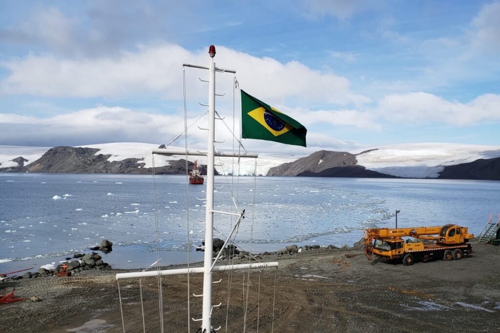 brasileiro-que-faz-pesquisa-na-antartica:-“e-um-laboratorio-natural”