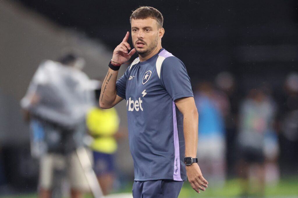 tecnico-do-botafogo-valoriza-titulo-da-taca-rio:-“ganhar-e-ganhar”