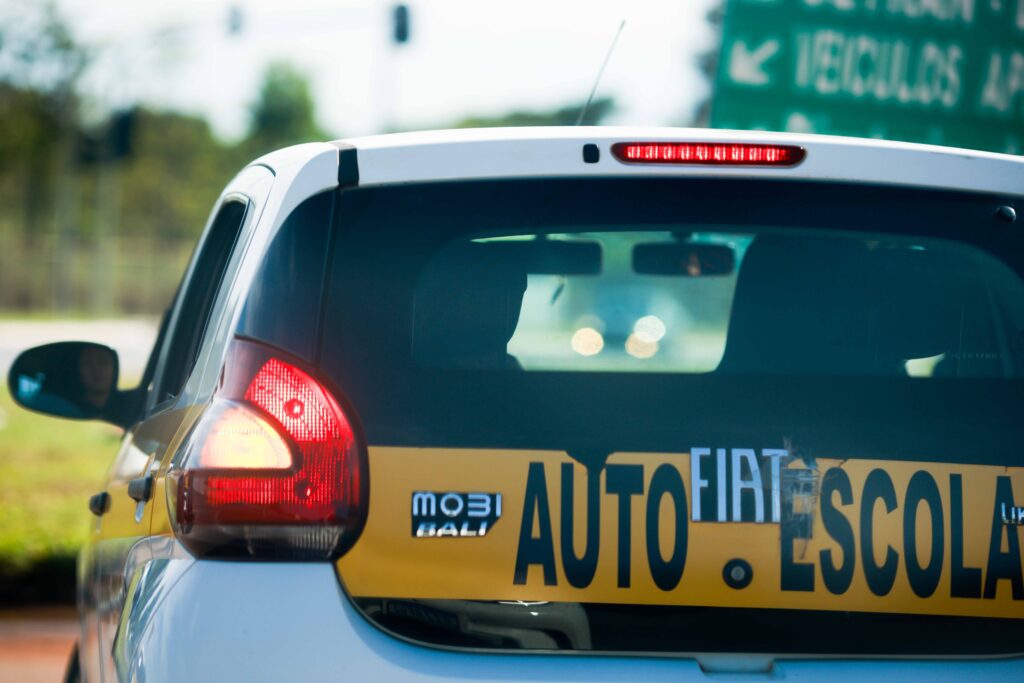 autoescolas-suspendem-aulas-do-programa-cnh-social-por-falta-de-verba