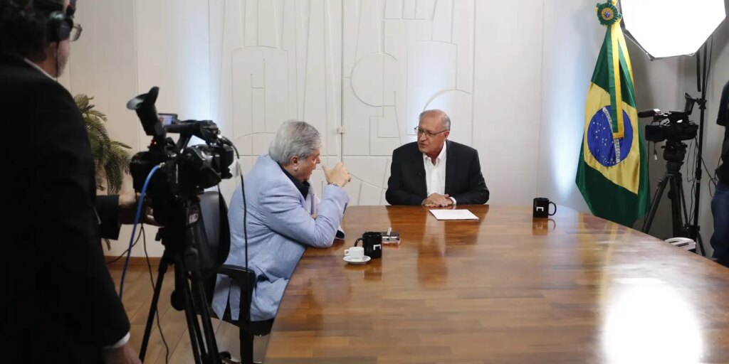 tv-brasil:-na-mesa-com-datena-estreia-nesta-terca-com-geraldo-alckmin