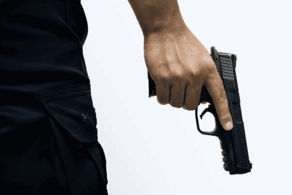 policial-federal-reage-a-assalto-dentro-de-casa-e-atira-em-invasor