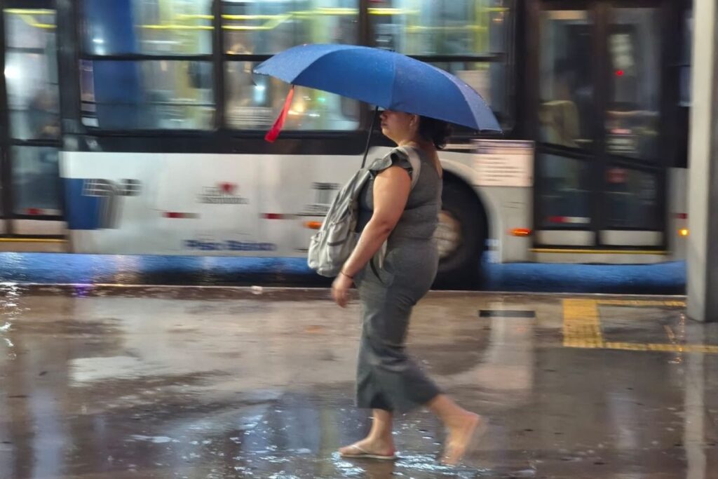 tempo-segue-de-cara-fechada-e-terca-feira-sera-chuvosa-em-sao-paulo