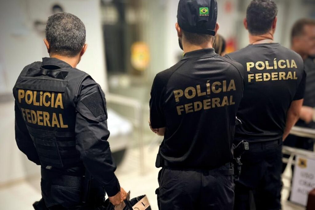 pf-faz-operacao-apos-cocaina-ser-encontrada-em-navio-na-franca