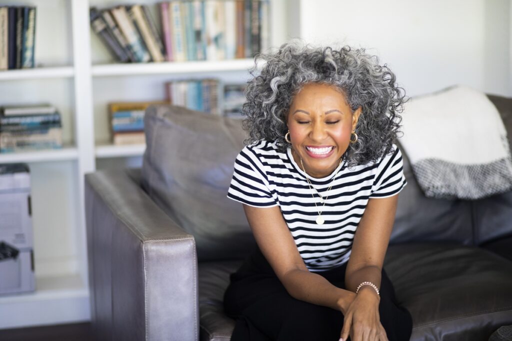 grisalhos:-expert-ensina-o-segredo-para-devolver-o-brilho-aos-fios