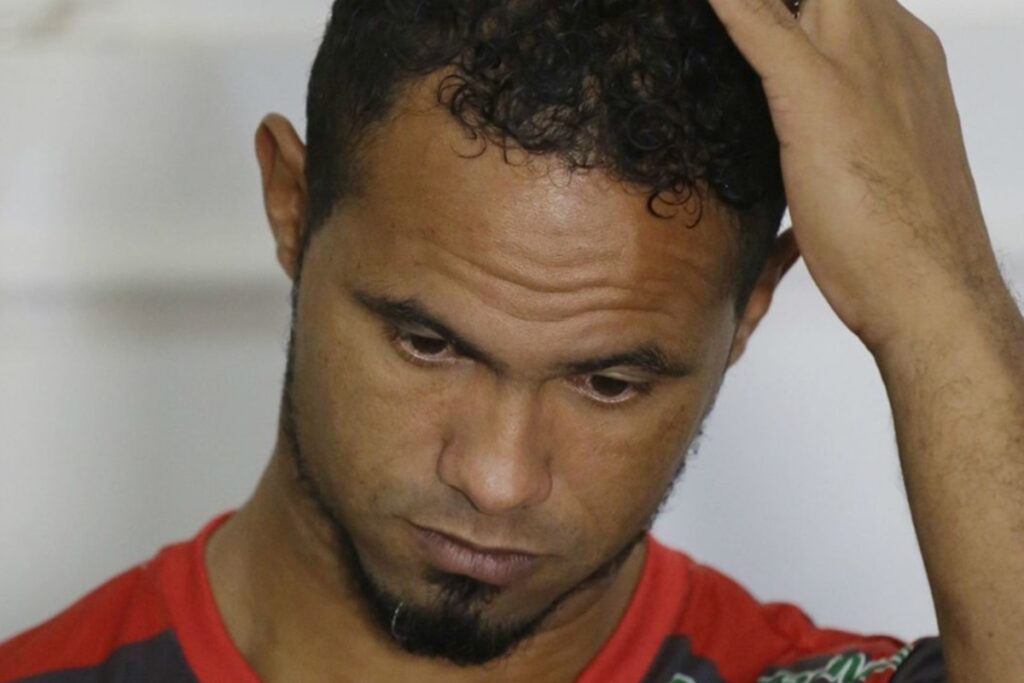 defesa-reage-apos-goleiro-bruno-ser-considerado-foragido