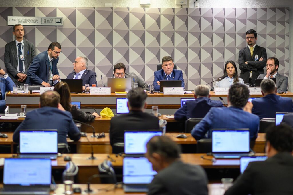 tecnicos-criticam-decisao-de-dino-e-veem-risco-a-cpis-no-congresso