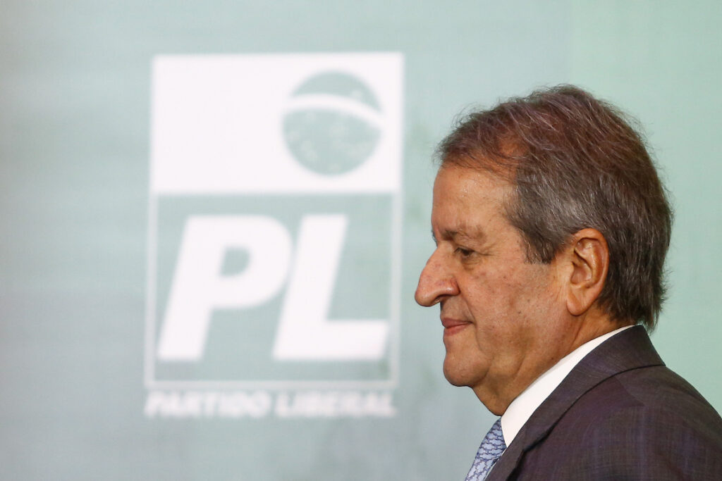 lider-do-pl-projeta-fechar-janela-partidaria-com-107-deputados