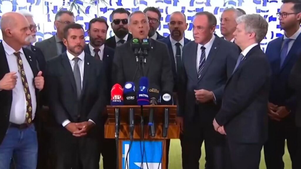 o-cinismo-como-metodo-no-salao-verde