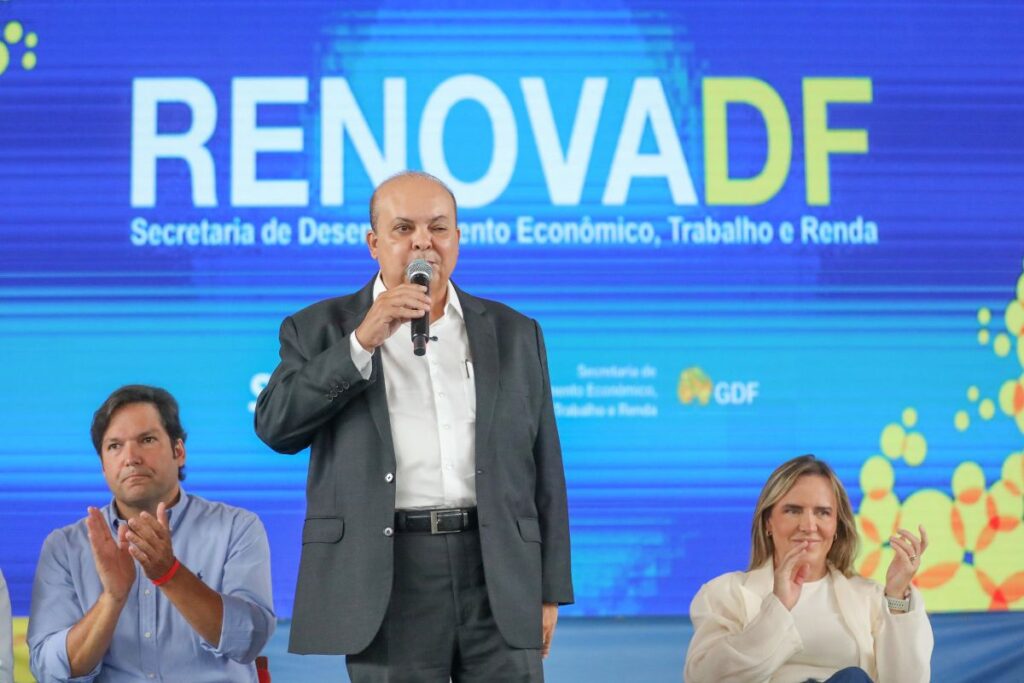 ibaneis-lanca-1a-turma-do-renova-df-de-2026-com-mais-de-1.400-alunos