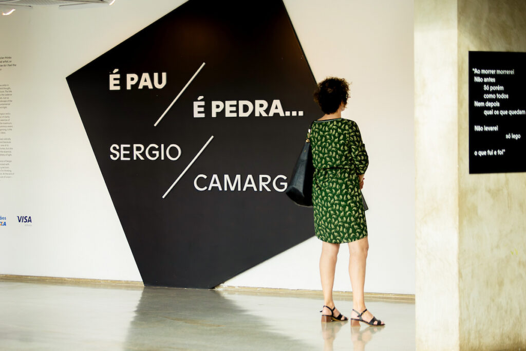 descubra-o-que-une-sergio-camargo-a-tom-jobim-no-teatro-nacional