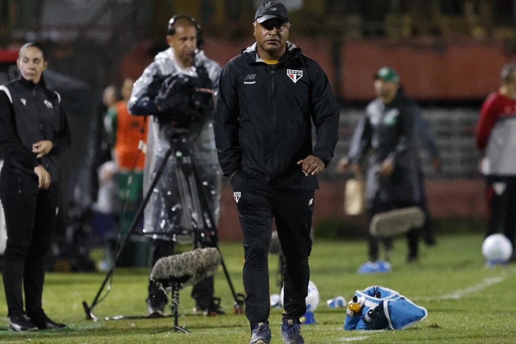 roger-destaca-estreia-ideal-e-fala-sobre-lideranca-do-sao-paulo