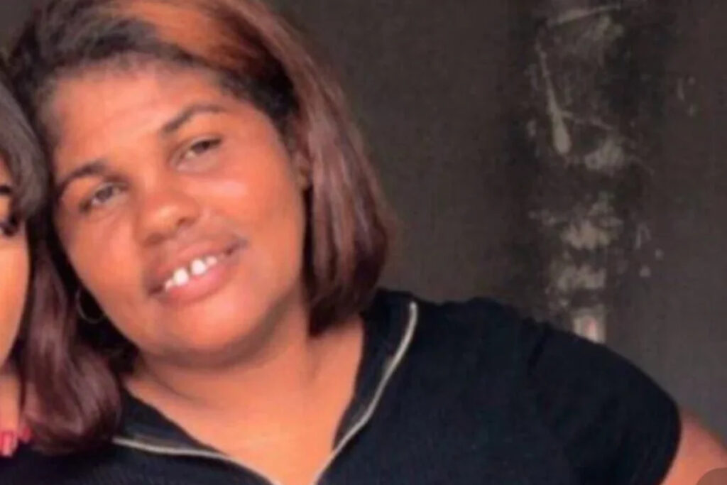 corpo-achado-na-bahia-pode-ser-de-mulher-arrastada-por-enxurrada