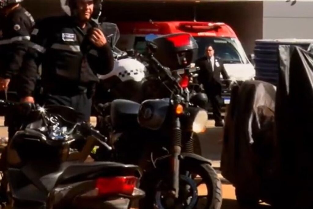 forte-aparato-de-seguranca-acompanhou-bolsonaro-a-hospital-apos-crise-de-tosse-na-papudinha.-veja-video