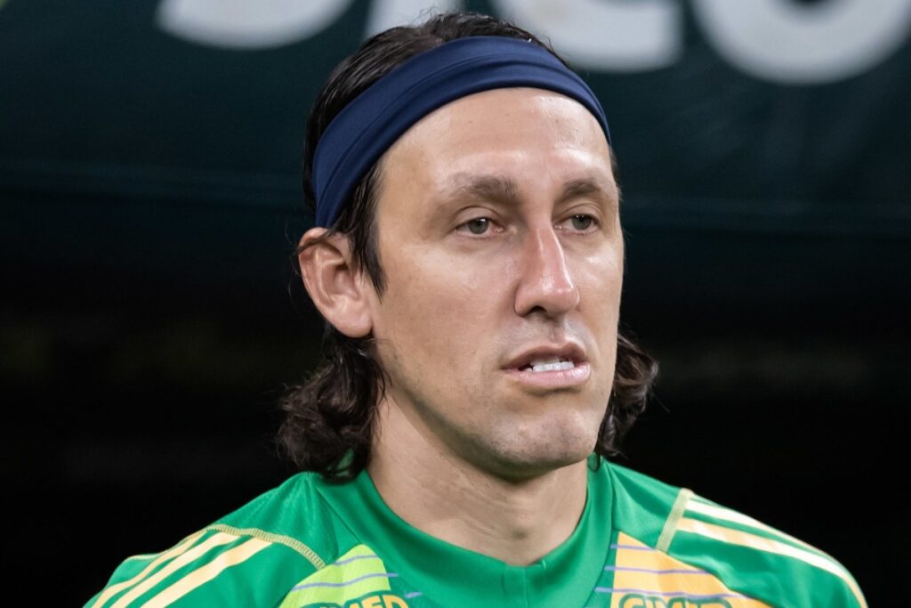 cassio-tem-lesao-no-joelho-confirmada-e-passara-por-cirurgia