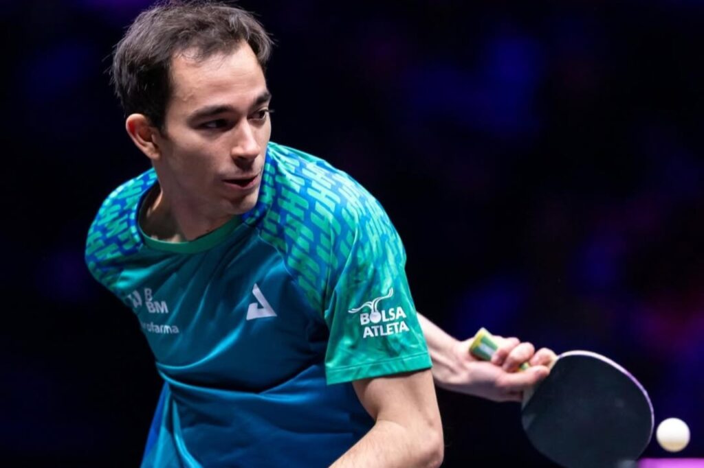 hugo-calderano-vence-croata-e-avanca-as-quartas-do-wtt-champions