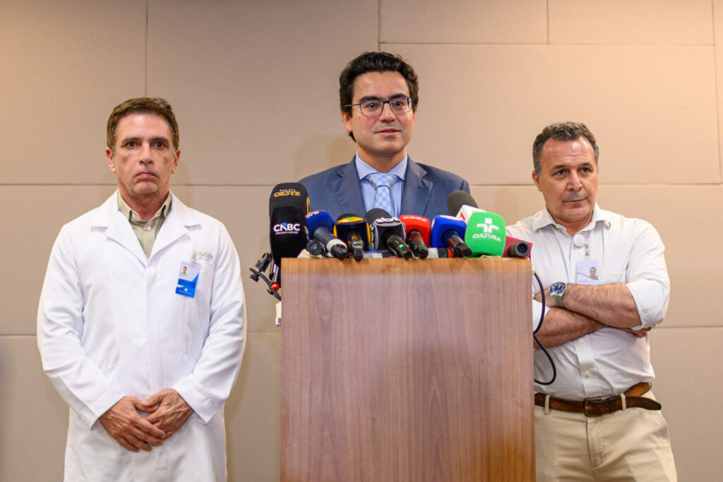 na-uti,-bolsonaro-“ainda-corre-risco”-devido-a-infeccao,-diz-medico