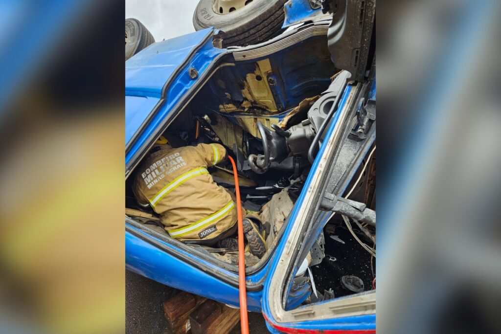 acidente-com-caminhao-de-cal-na-fernao-dias-mata-mulher-em-estiva