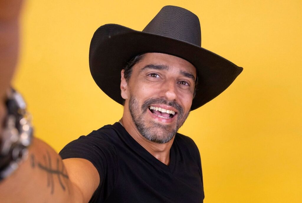 supostas-interacoes-de-cowboy-com-menor-de-idade-revoltam-a-web.-veja