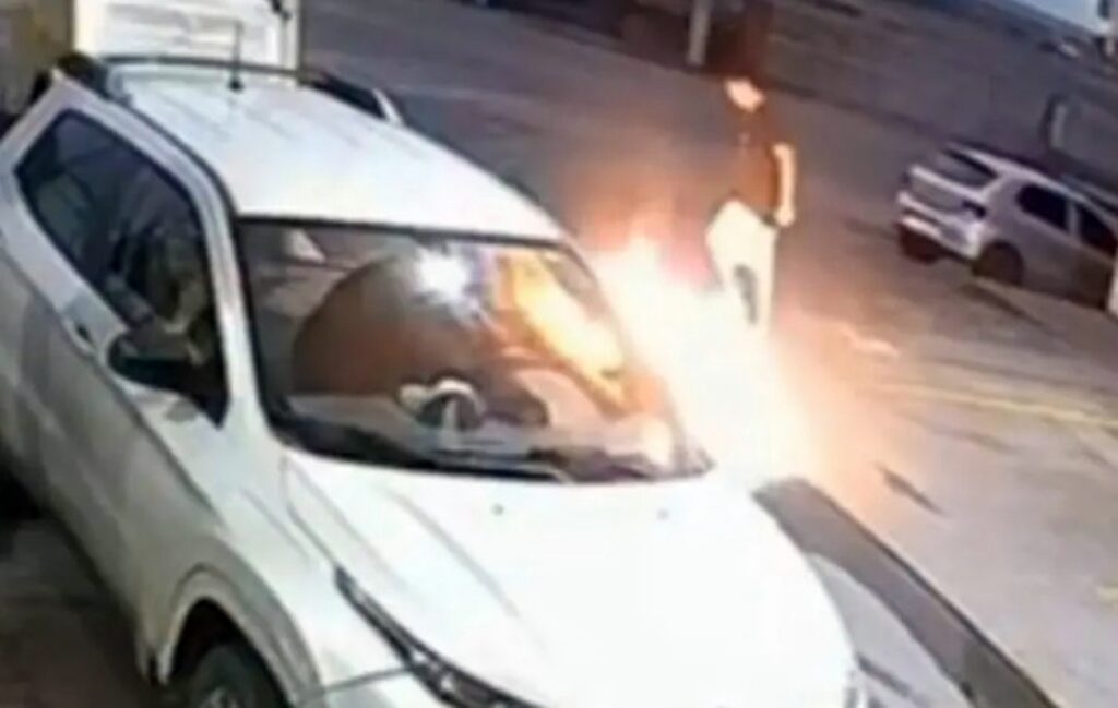 homem-ateia-fogo-em-posto-de-combustivel-em-santa-catarina.-video