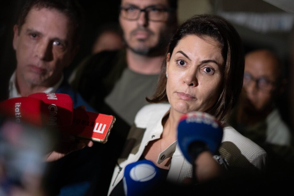 michelle-posta-video-de-apoiadora-criticando-jornalistas;-entidades-repudiam