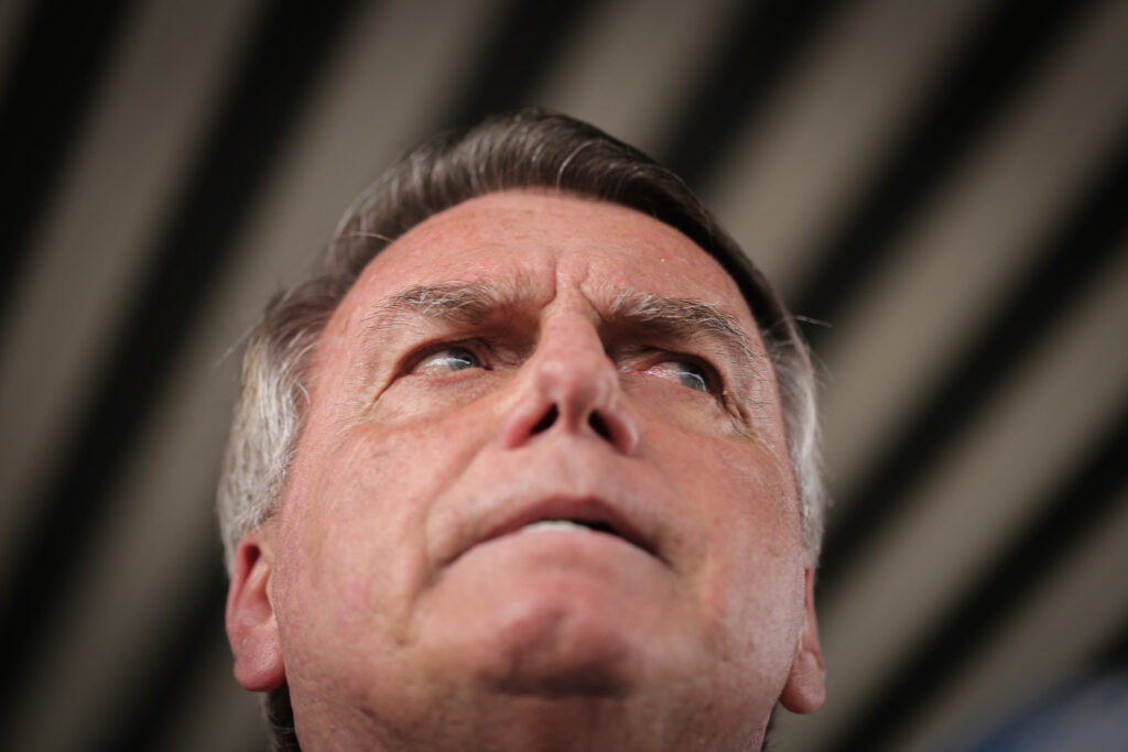 agora-internado,-bolsonaro-completa-2-meses-da-ida-para-papudinha