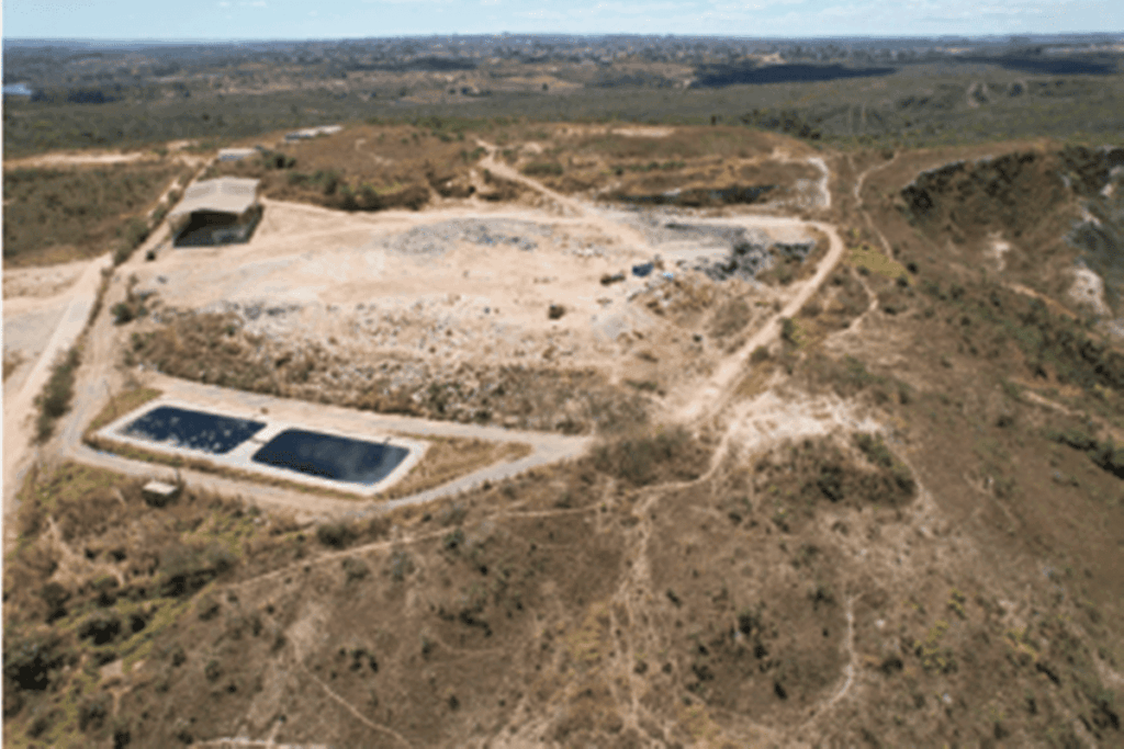 desastre-ambiental:-“rio”-de-chorume-atinge-vegetacao;-empresa-e-denunciada