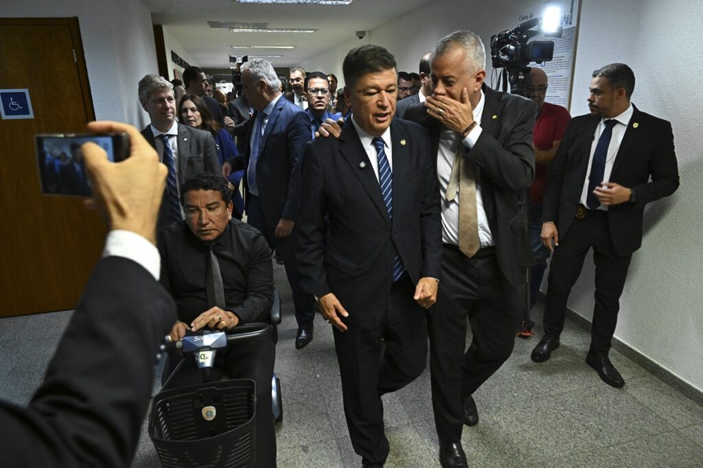 vorcaro:-cpmi-suspeita-de-acessos-a-sala-cofre-com-camera-escondida