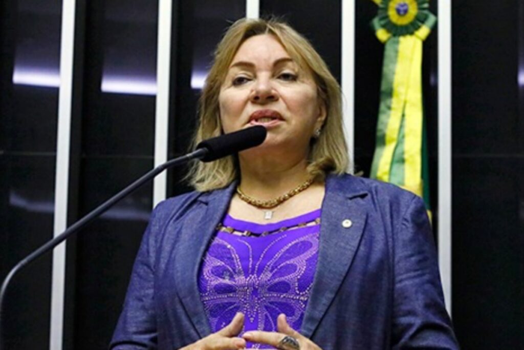 descontos-no-inss:-quem-e-a-deputada-alvo-da-pf-que-usara-tornozeleira