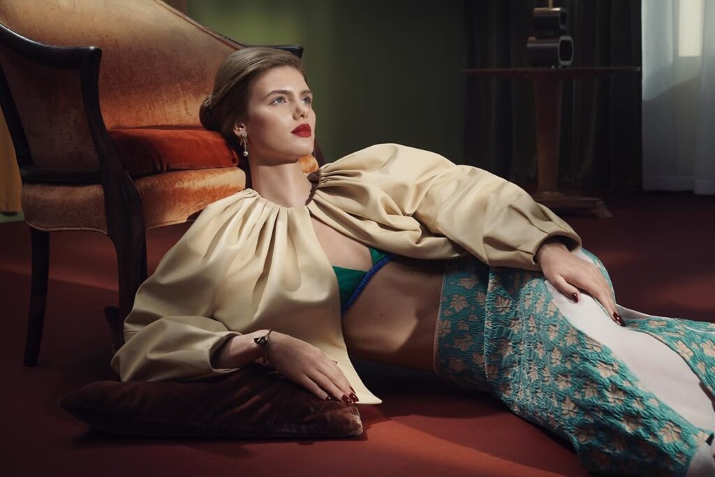 zara-da-novo-passo-em-direcao-ao-luxo-em-parceria-com-john-galliano