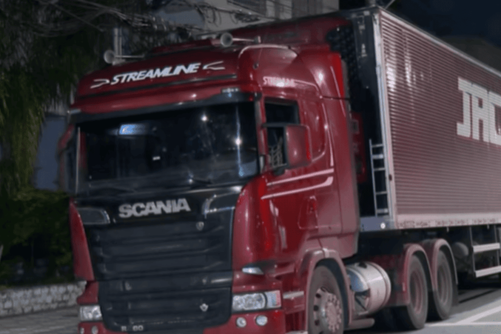 perseguicao-na-anchieta-termina-com-2-presos-por-roubar-caminhao