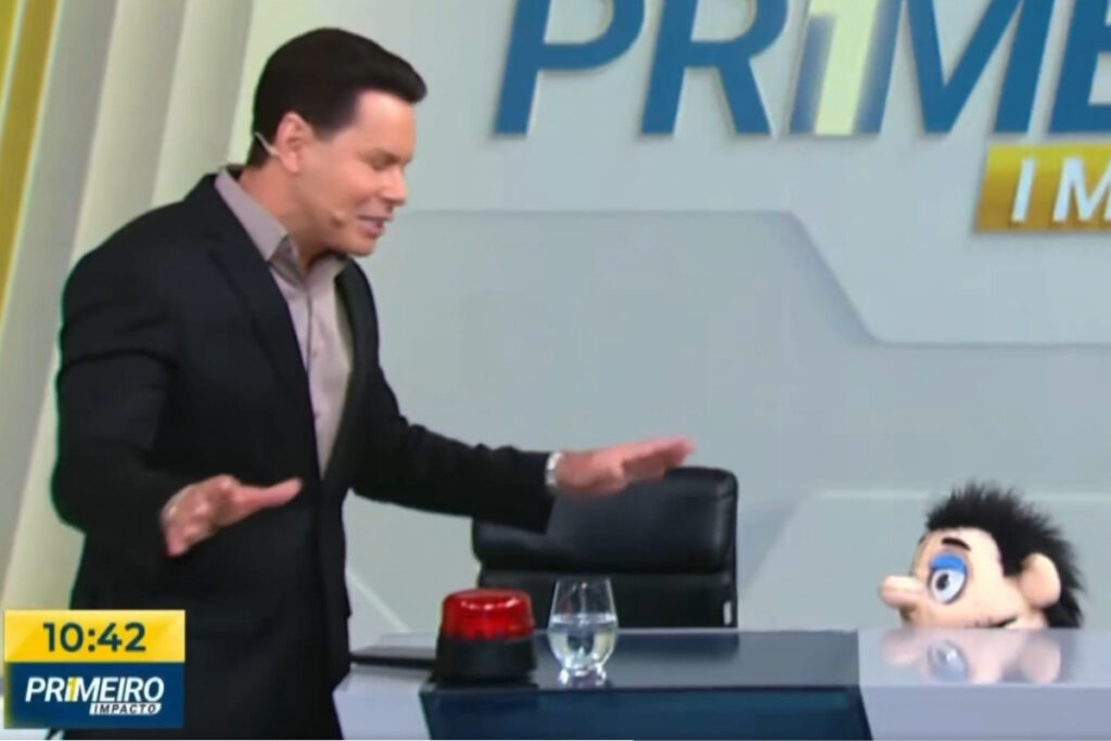 marcao-do-povo-ganha-companhia-de-fantoche-em-jornal-e-publico-reage