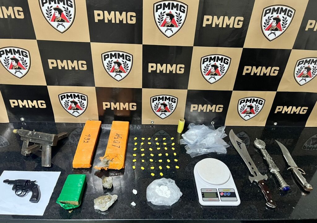 mg:-traficante-atira-com-submetralhadora,-joga-droga-fora-e-foge-da-pm