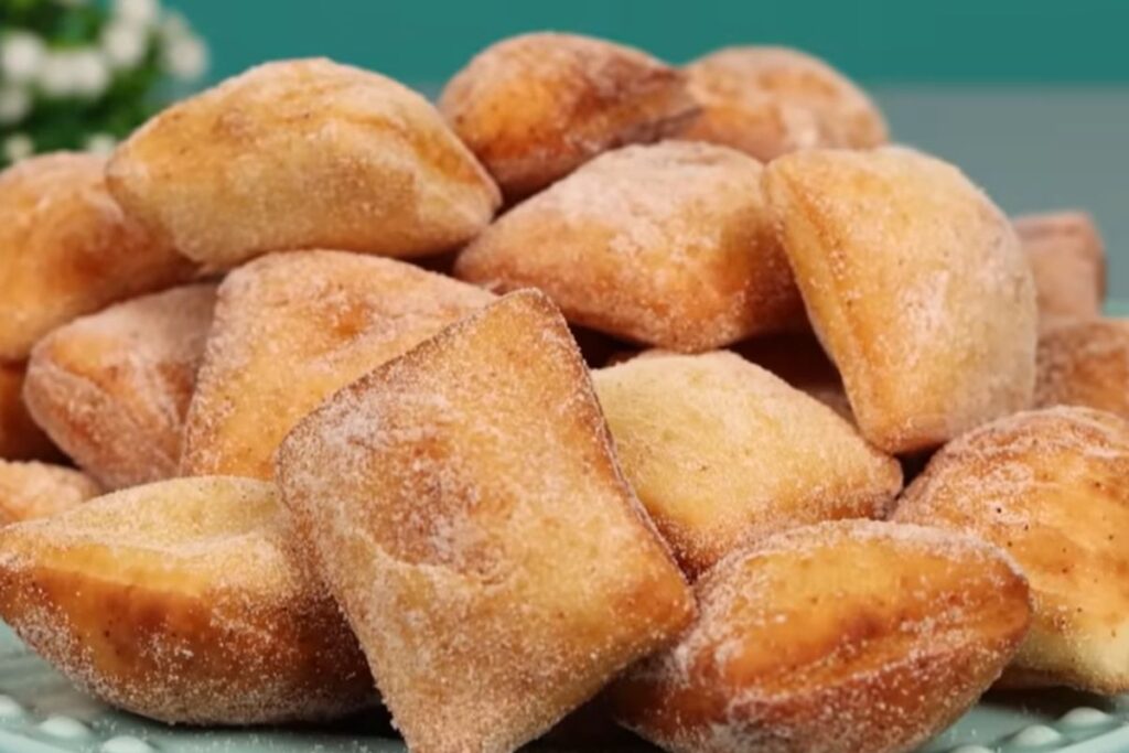 receita-de-massinha-frita-crocante-e-deliciosa-e-lembra-casa-de-avo