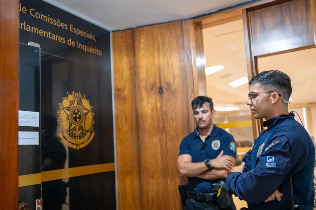 spoiler:-nao-tem-politico-pelado-nos-videos-da-cpmi-do-inss