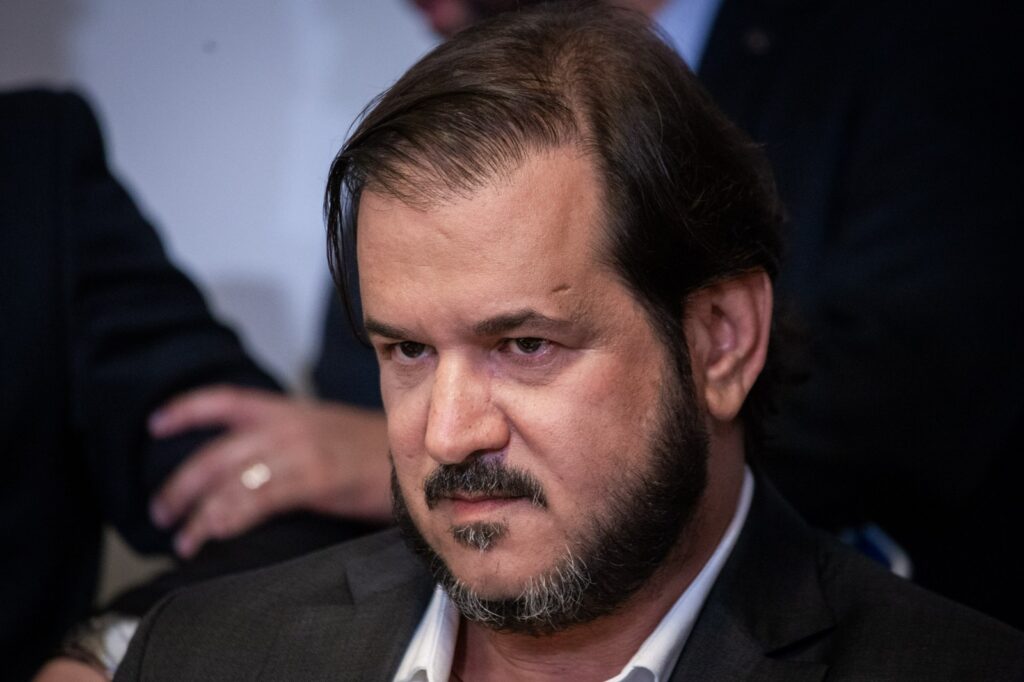 rueda-dizia-que-ganharia-bilhoes-para-intermediar-venda-do-master