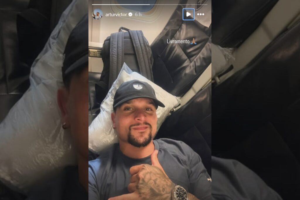 jogadores-do-botafogo-passam-susto-em-aviao:-“livramento”