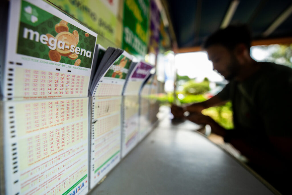 mega-sena:-aposta-do-df-garante-a-quina-e-fatura-bolada.-veja-premiacao