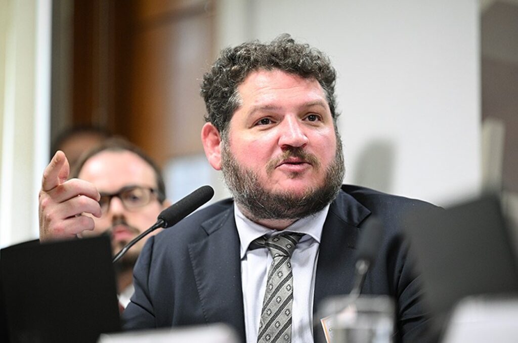 master:-gestor-diz-que-vorcaro-era-“pau-mandado”-de-dono-oculto