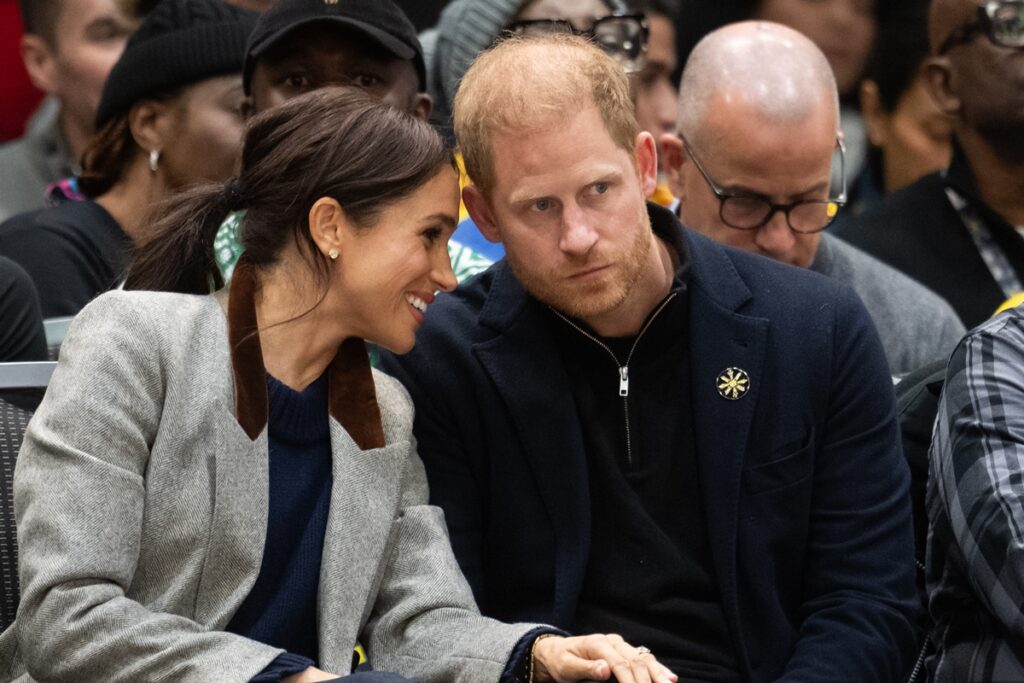 meghan-markle-tem-postura-grosseira-com-harry-em-reuniao,-diz-revista