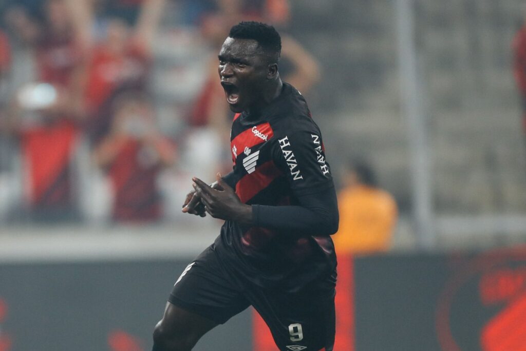 brasileirao:-veja-os-melhores-momentos-de-athletico-pr-x-cruzeiro.-veja-video